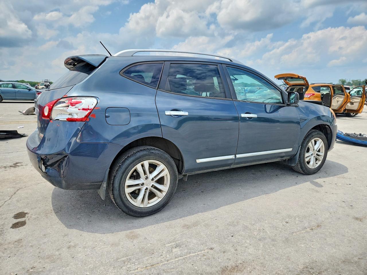 2015 NISSAN ROGUE SELECT S — Фото 3 из 14