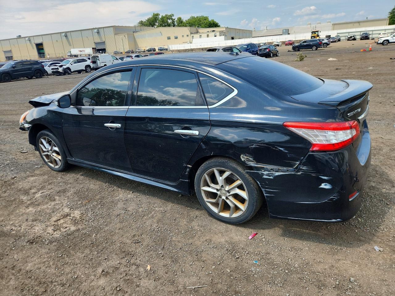 2015 NISSAN SENTRA SR — Фото 2 из 13