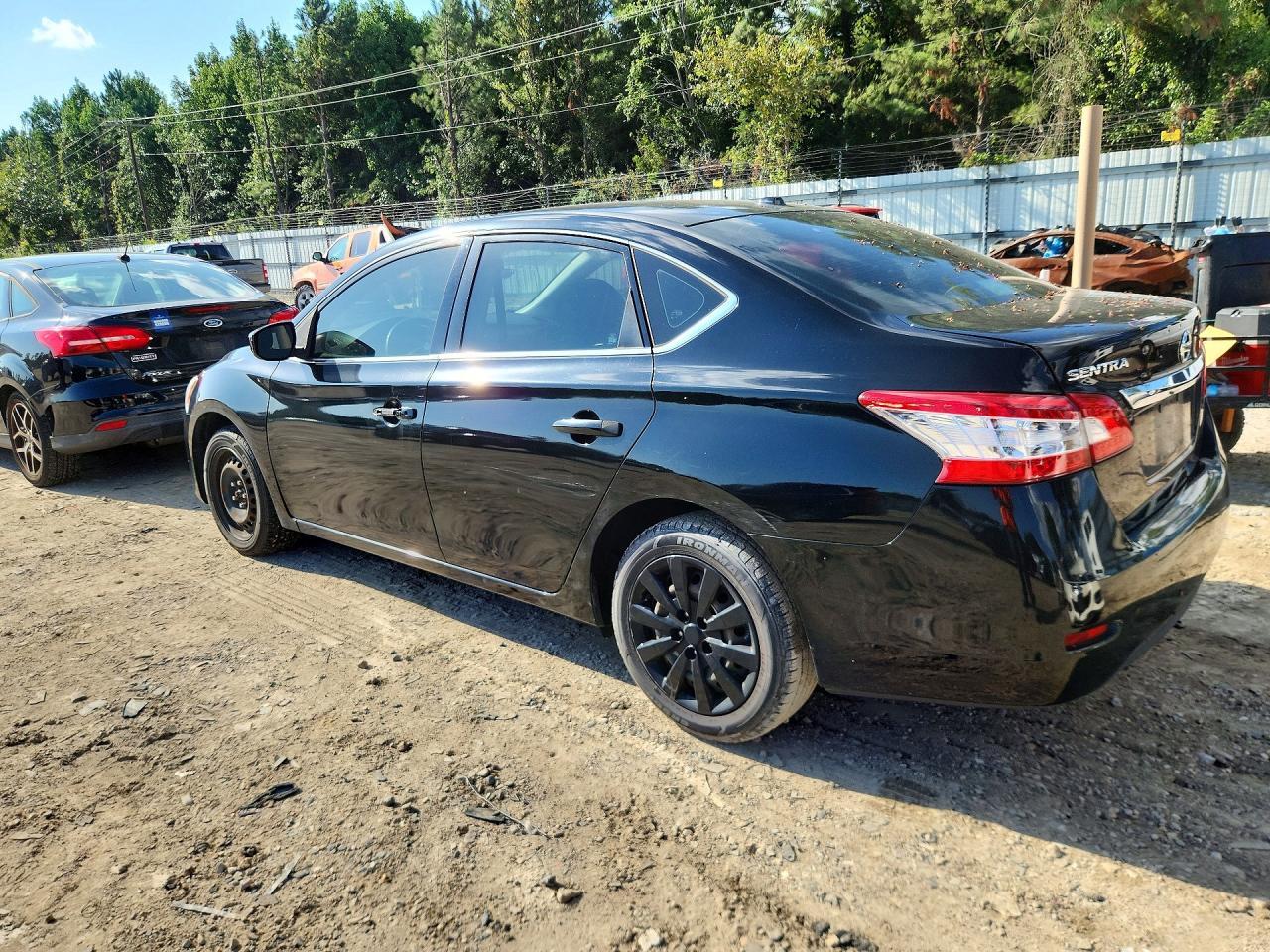 2015 NISSAN SENTRA SV — Фото 2 из 12