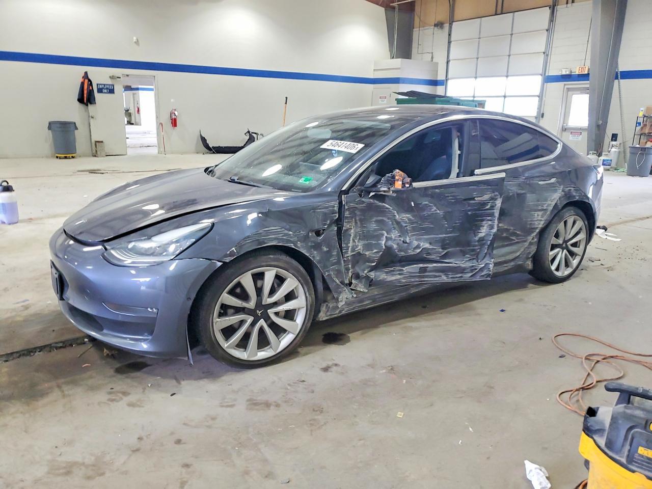 2018 TESLA MODEL 3