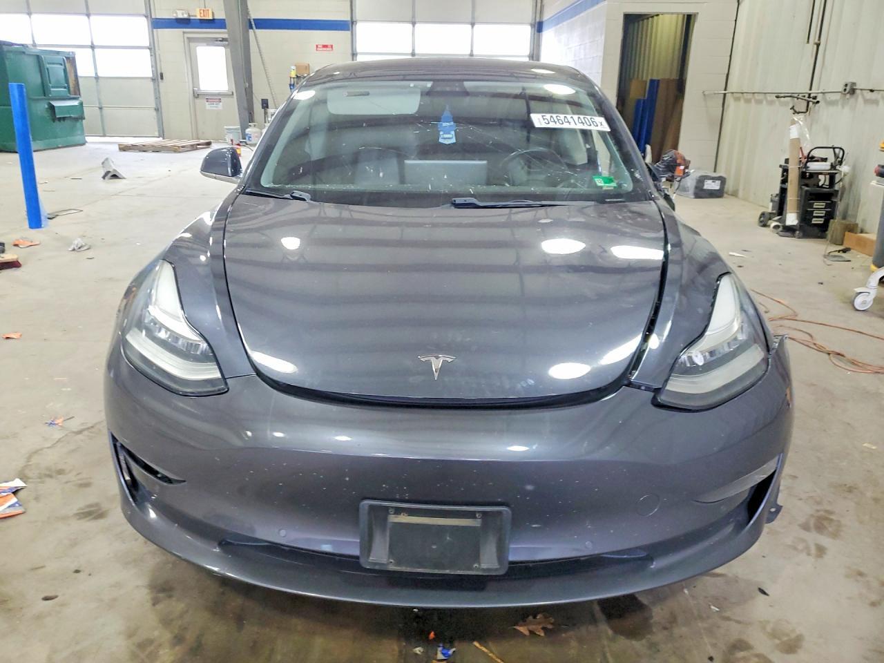 2018 TESLA MODEL 3 — Фото 5 из 12