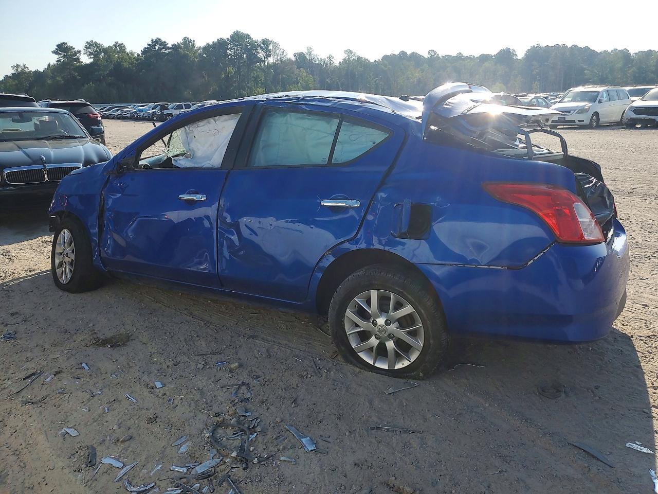 2015 NISSAN VERSA 1.6 SV — Фото 2 из 12