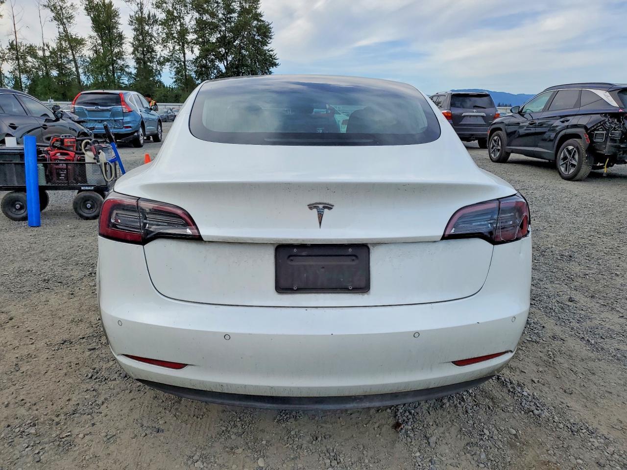 2018 TESLA MODEL 3 — Фото 6 из 12