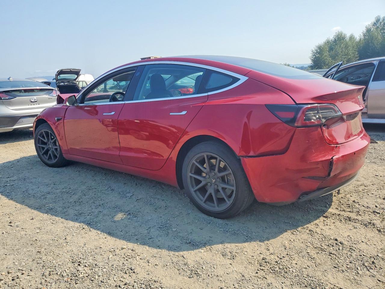 2018 TESLA MODEL 3 — Фото 2 из 12