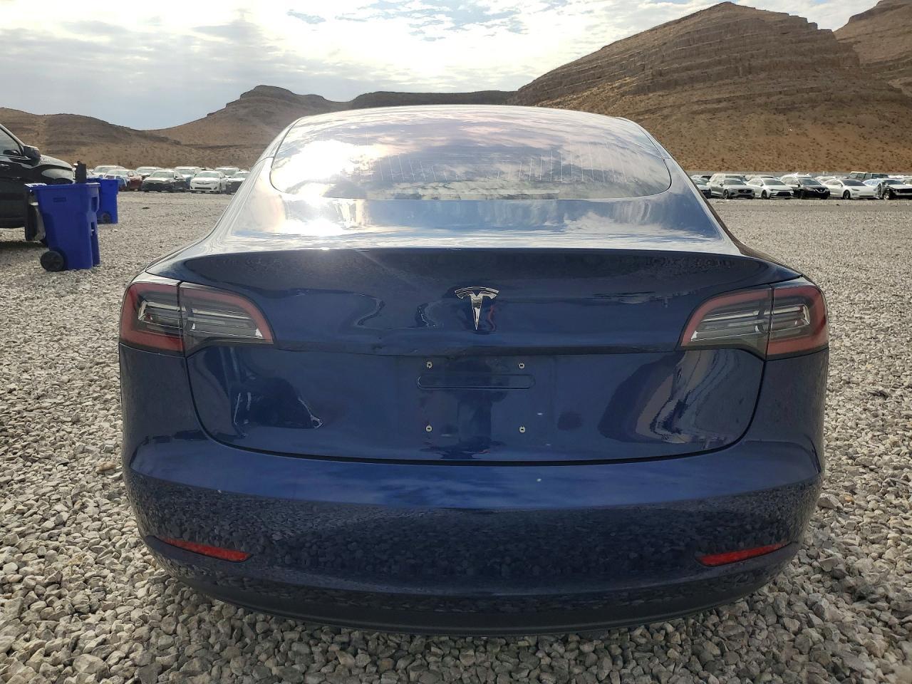 2018 TESLA MODEL 3 — Фото 6 из 12