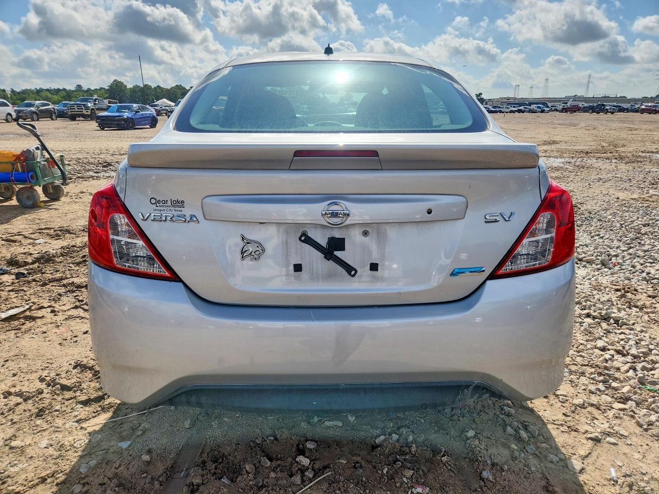2015 NISSAN VERSA 1.6 SV — Фото 6 из 13