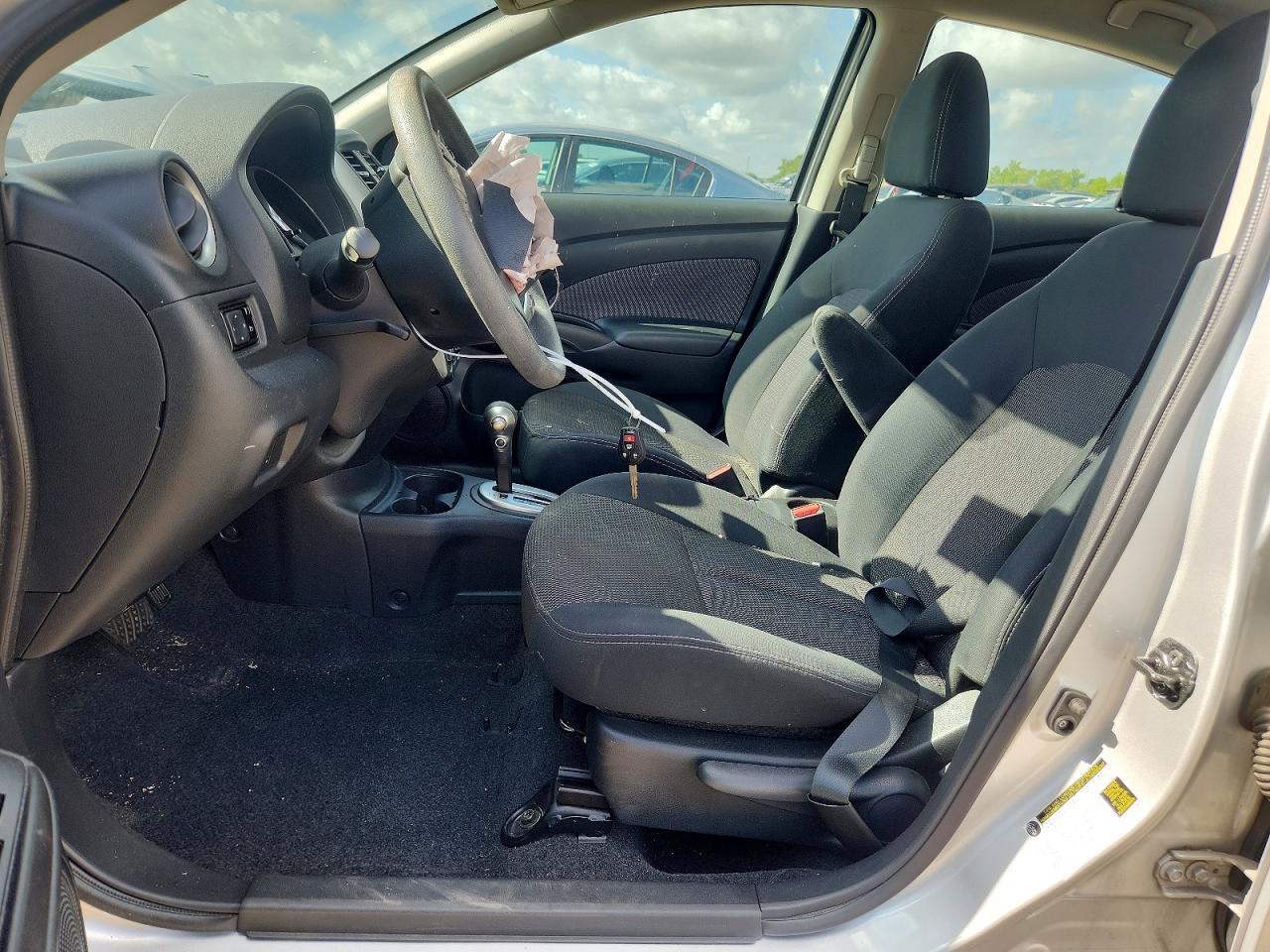 2015 NISSAN VERSA 1.6 SV — Фото 7 из 13