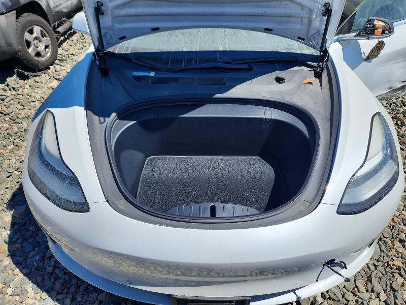 2018 TESLA MODEL 3 — Фото 11 из 12