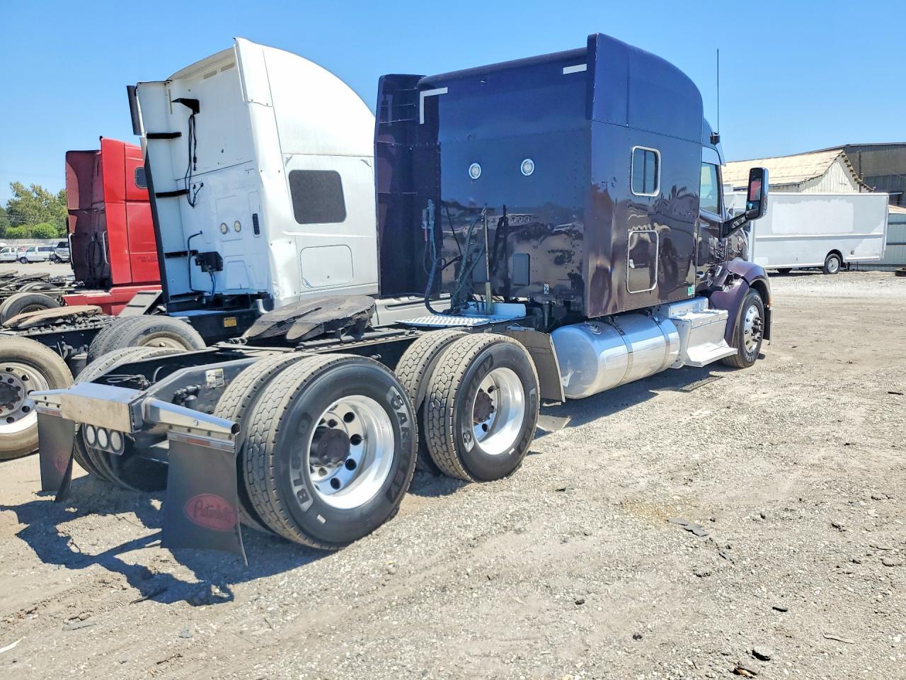 2015 PETERBILT 579 — Фото 3 из 13