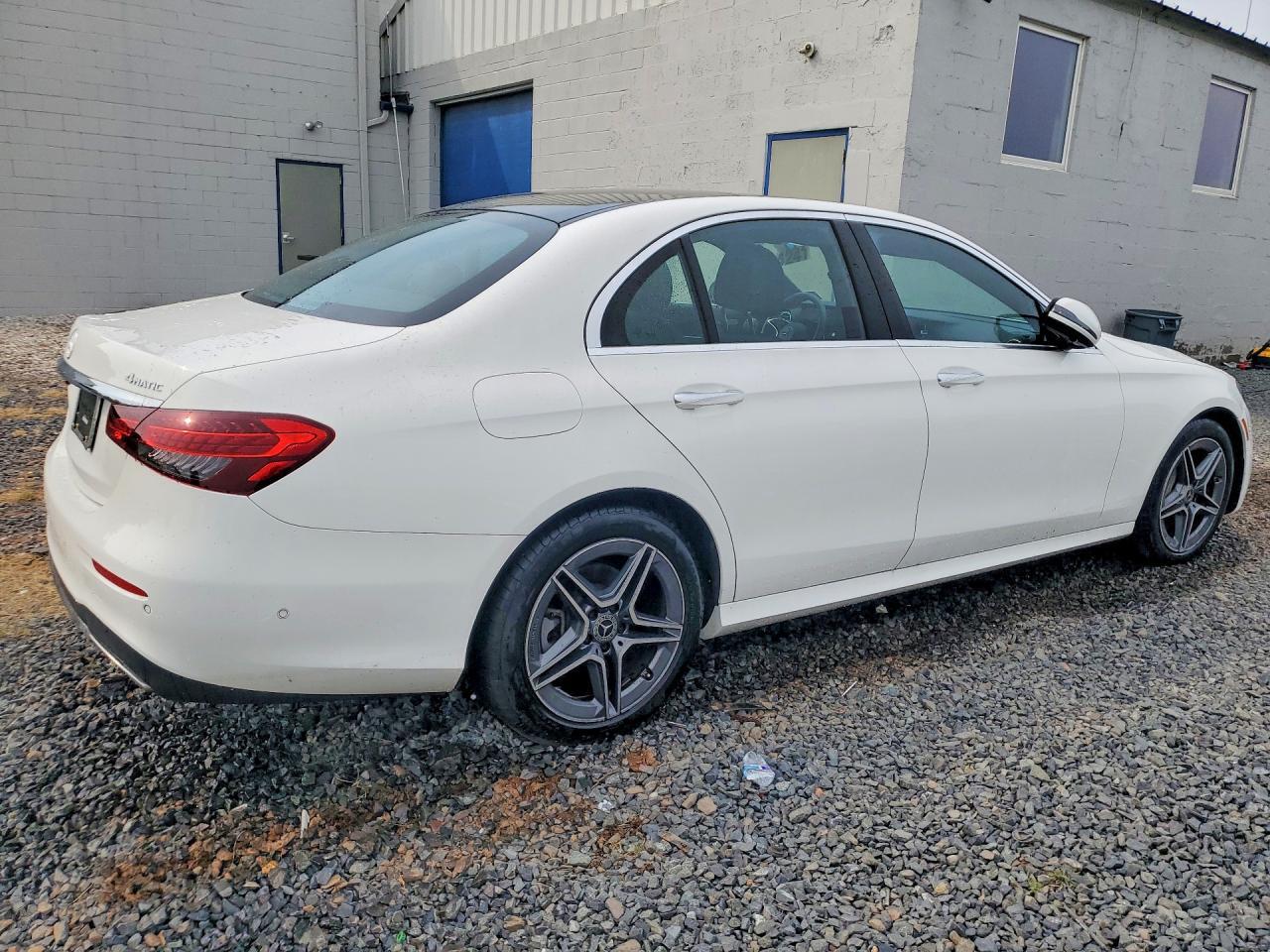 2023 MERCEDES-BENZ E 350 4MATIC — Фото 3 из 12