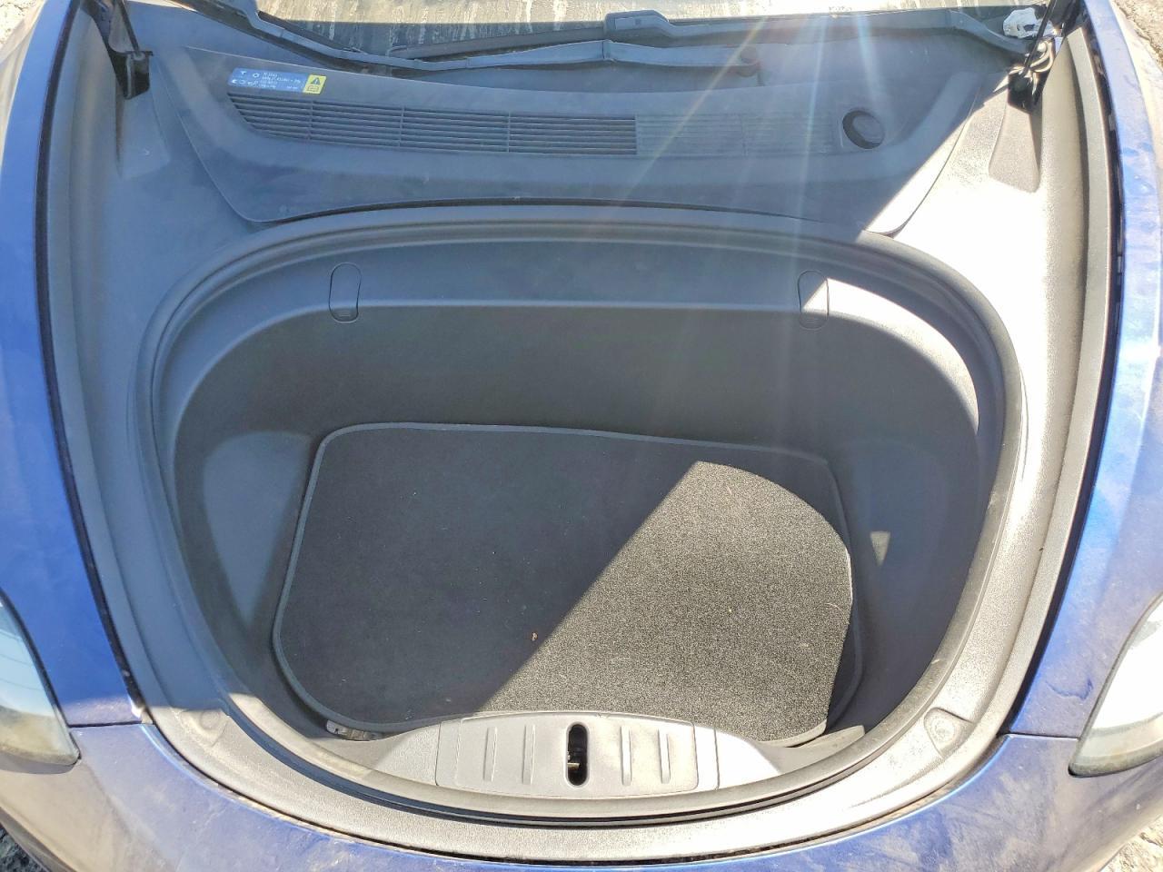 2018 TESLA MODEL 3 — Фото 11 из 12