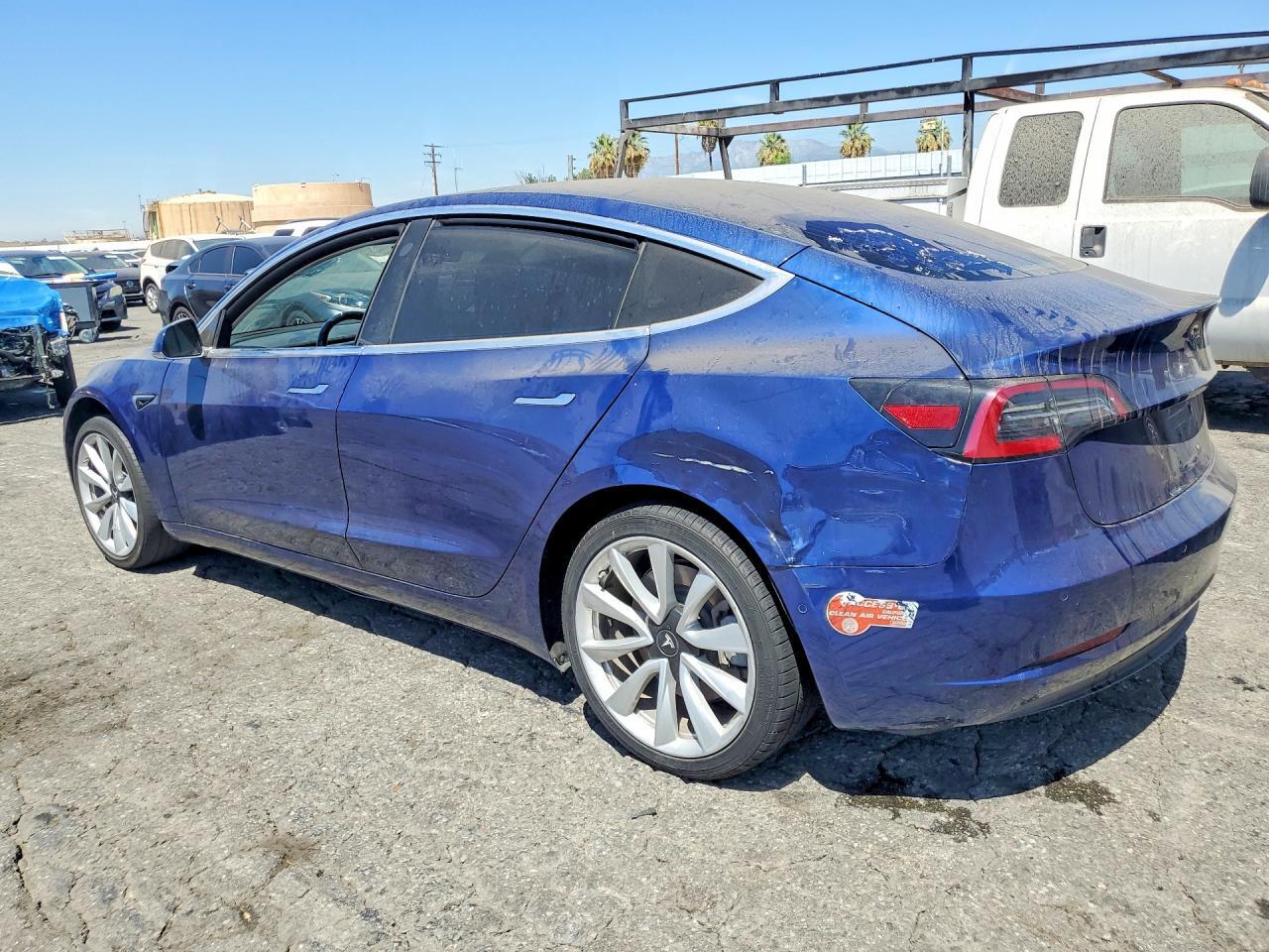 2018 TESLA MODEL 3 — Фото 2 из 12