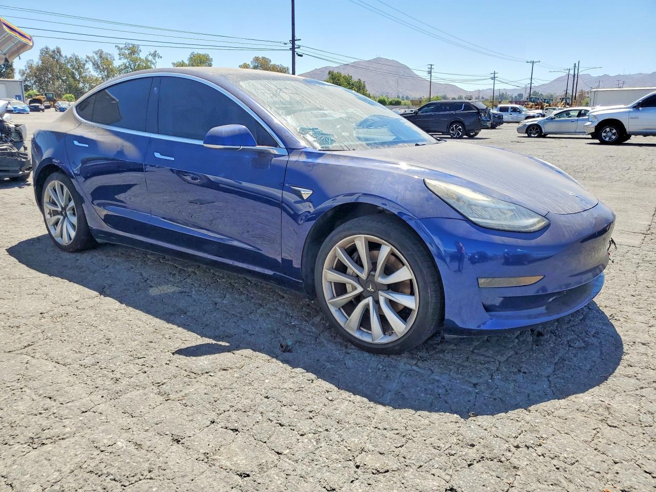 2018 TESLA MODEL 3 — Фото 4 из 12
