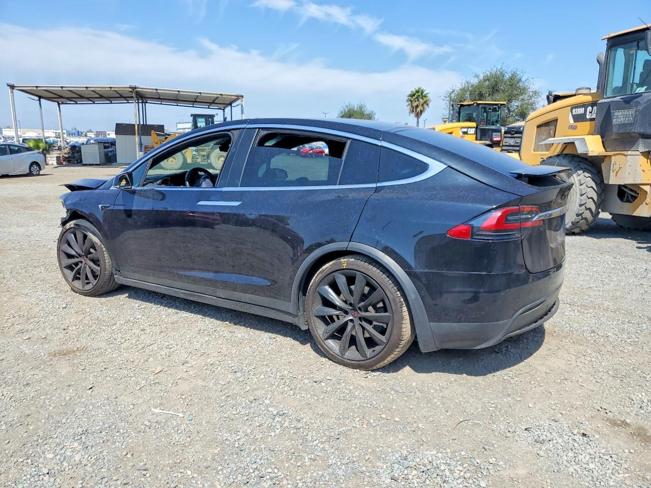 2018 TESLA MODEL X — Фото 2 из 13