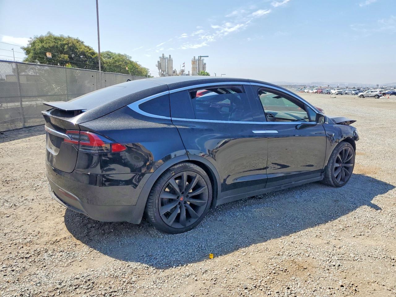 2018 TESLA MODEL X — Фото 3 из 13