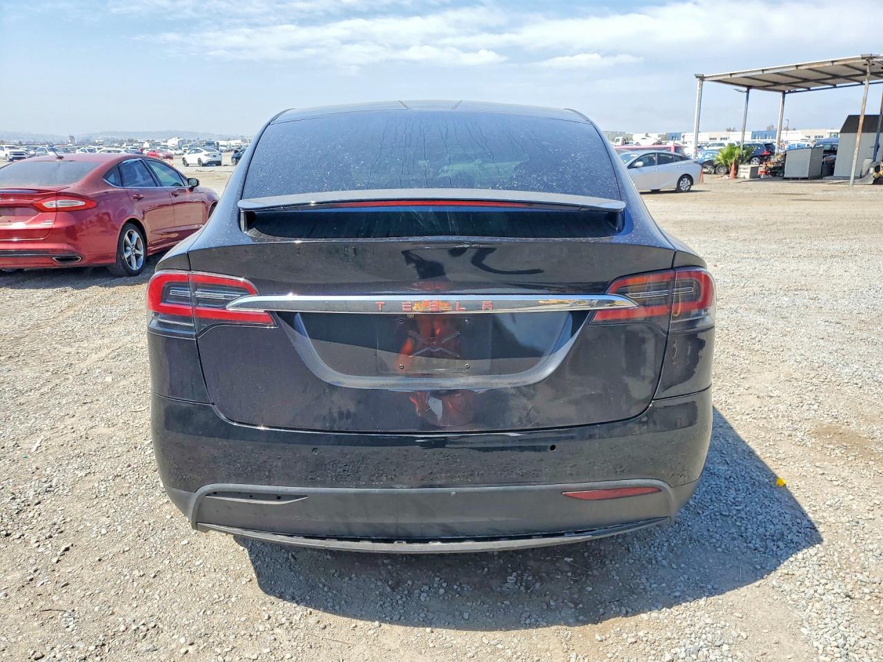 2018 TESLA MODEL X — Фото 6 из 13