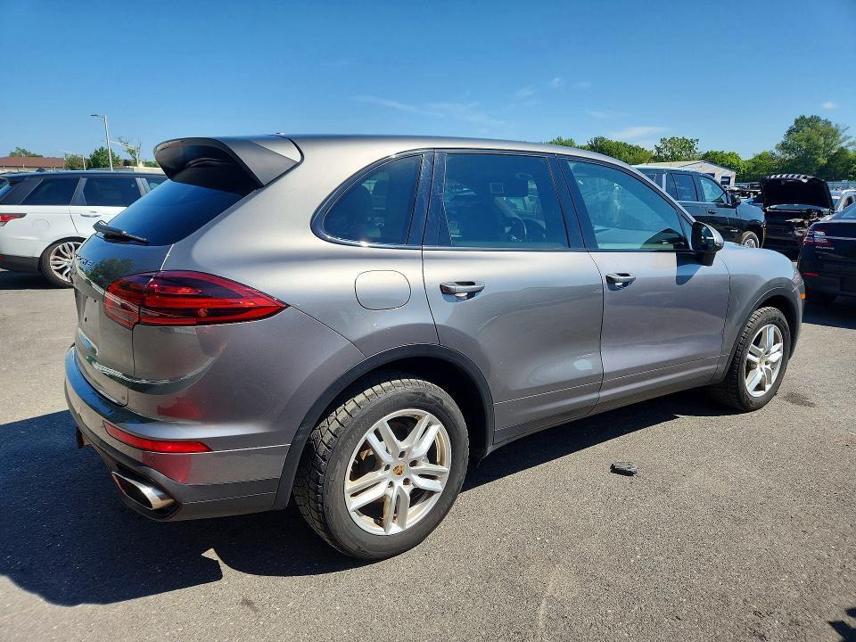 2015 PORSCHE CAYENNE — Фото 3 из 12
