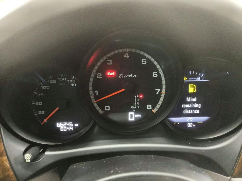 2015 PORSCHE MACAN TURBO — Фото 9 из 13