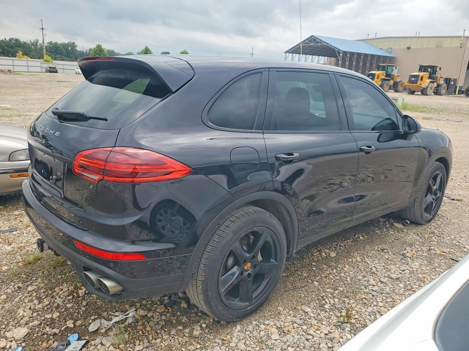 2015 PORSCHE CAYENNE S — Фото 3 из 13
