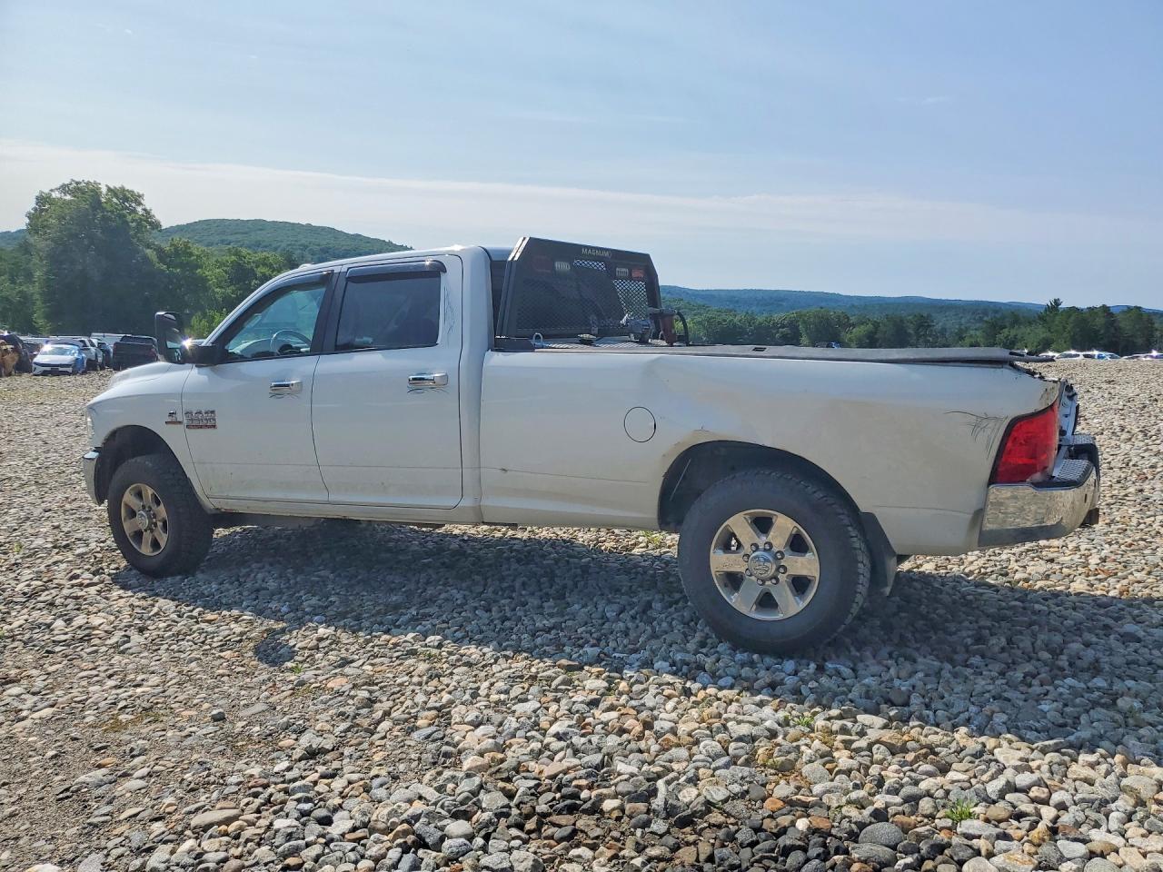 2015 RAM 3500 SLT — Фото 2 из 13