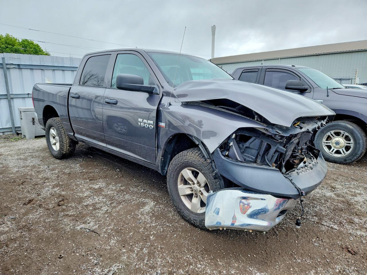 2015 RAM 1500 ST — Фото 4 из 12