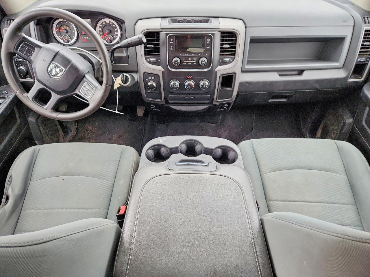 2015 RAM 1500 ST — Фото 8 из 12