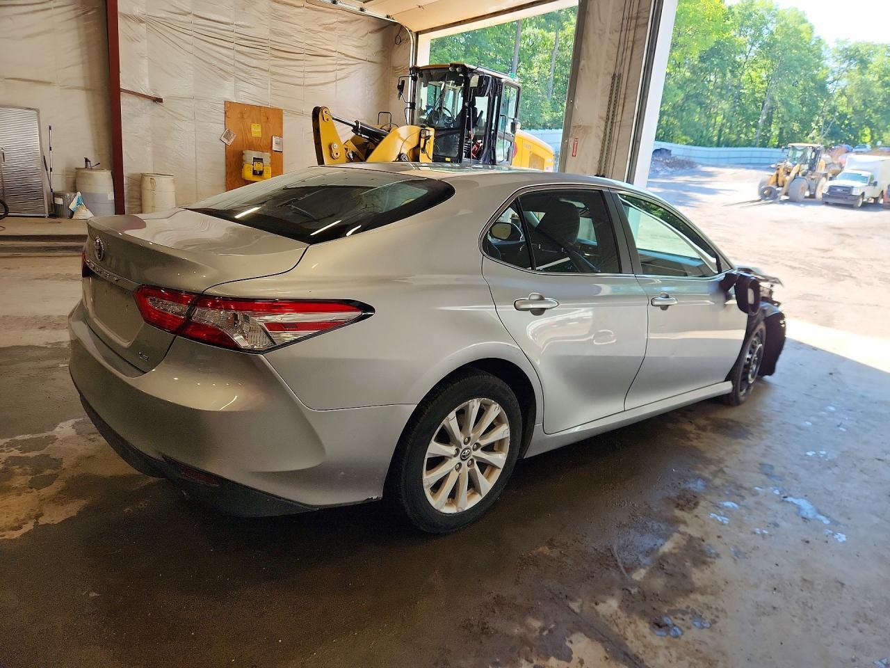 2018 TOYOTA CAMRY LE — Фото 3 из 13