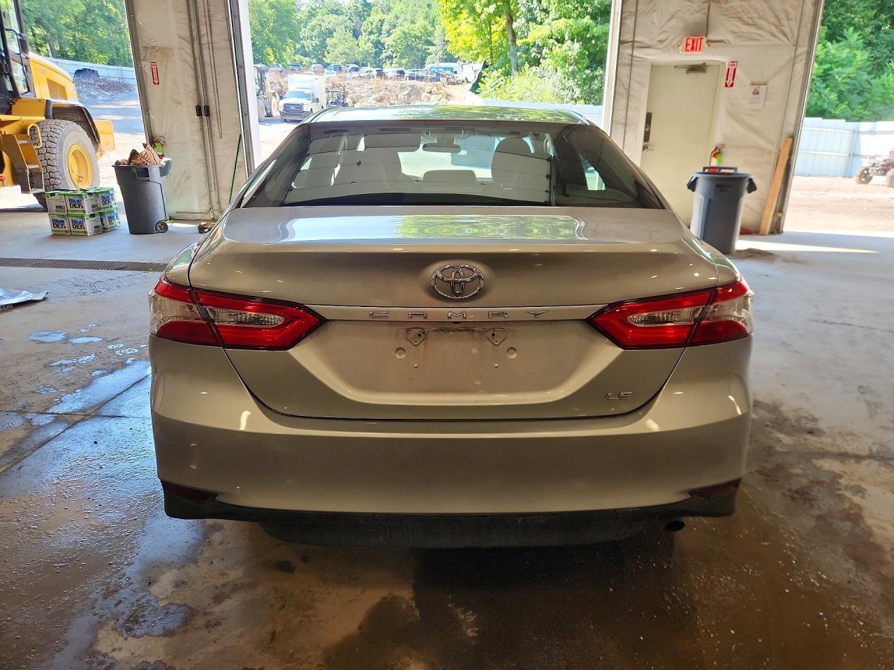 2018 TOYOTA CAMRY LE — Фото 6 из 13