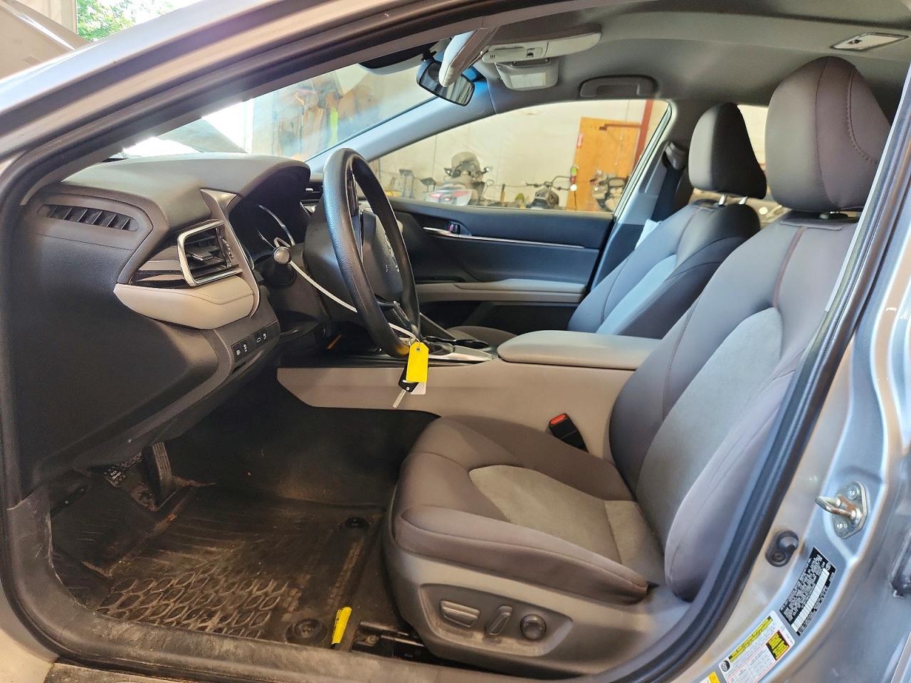 2018 TOYOTA CAMRY LE — Фото 7 из 13
