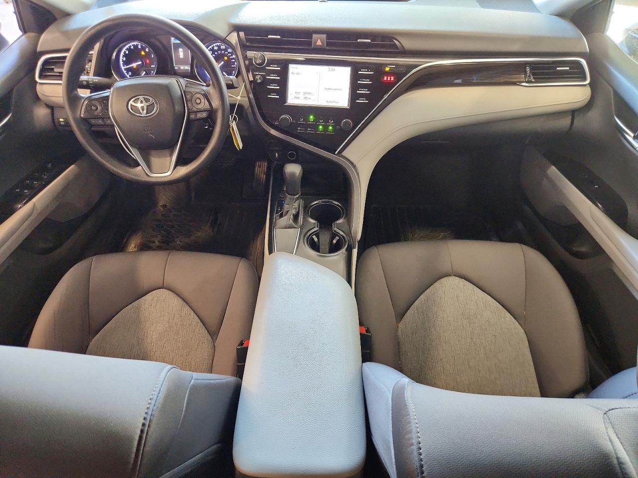 2018 TOYOTA CAMRY LE — Фото 8 из 13