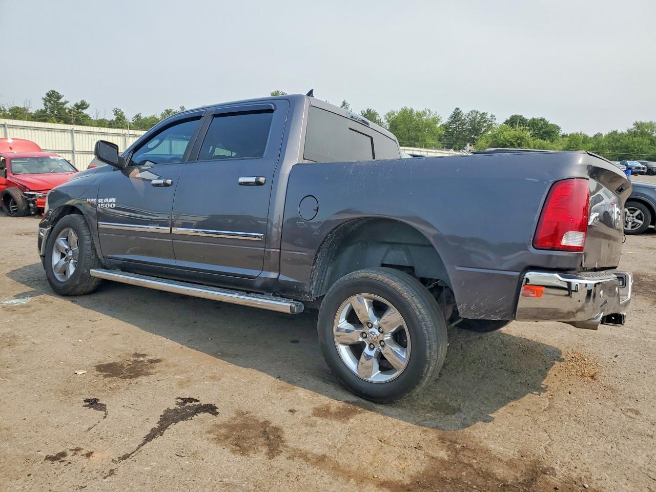 2015 RAM 1500 SLT — Фото 2 из 12