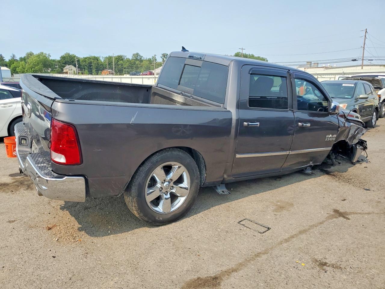 2015 RAM 1500 SLT — Фото 3 из 12
