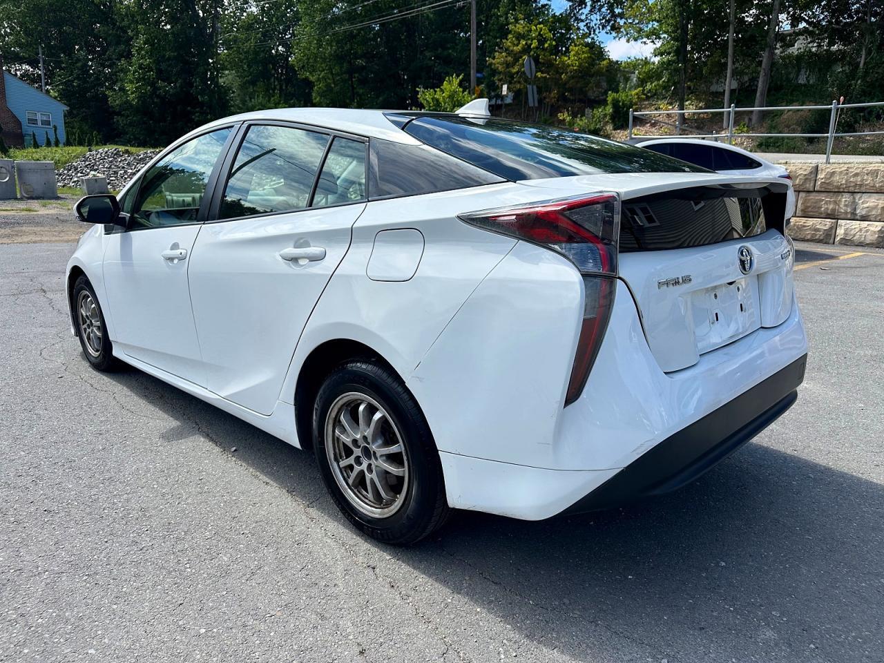 2018 TOYOTA PRIUS ONE — Фото 2 из 10