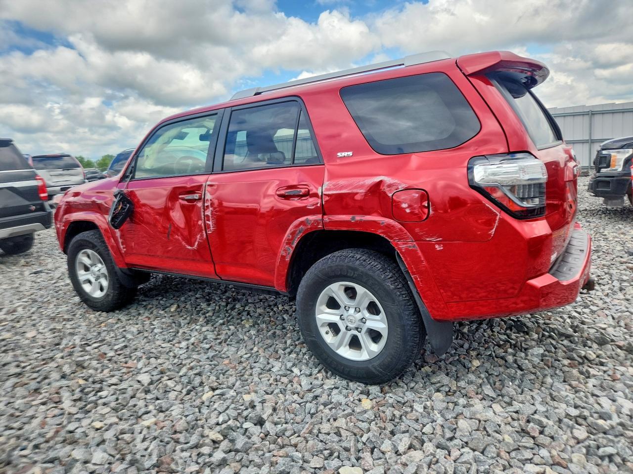 2018 TOYOTA 4RUNNER SR5 PREMIUM — Фото 2 из 14