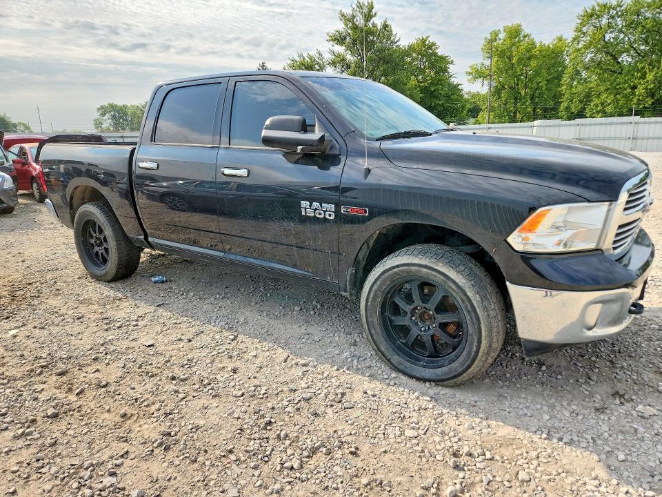 2015 RAM 1500 SLT — Фото 4 из 12