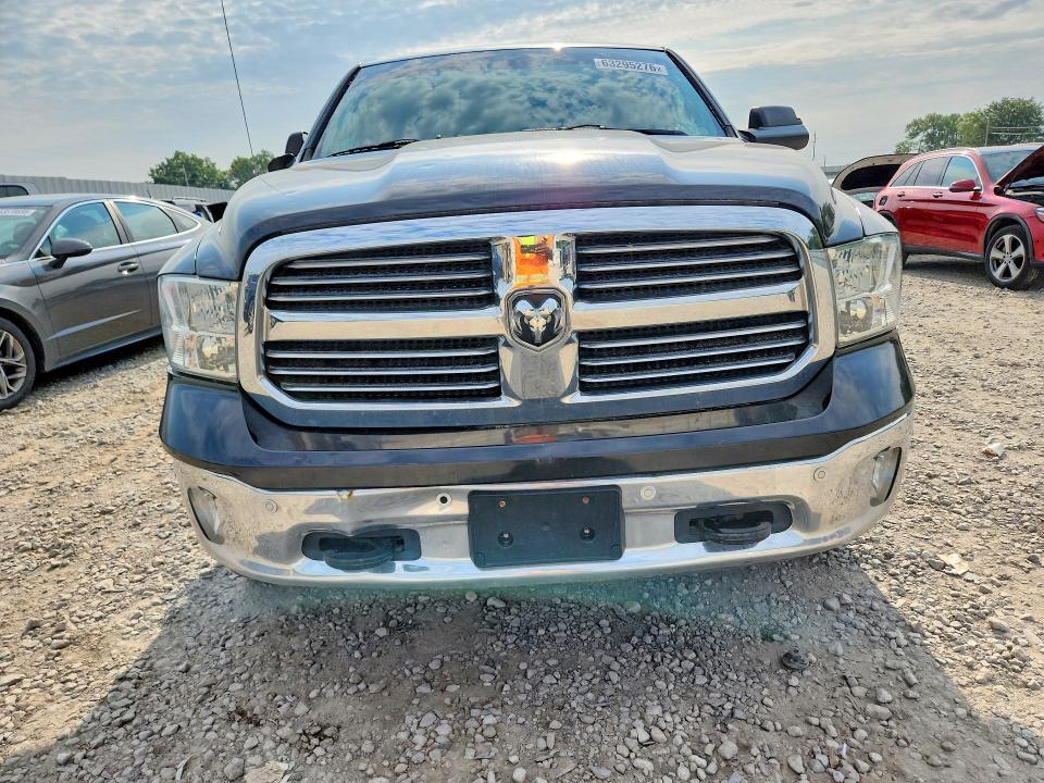 2015 RAM 1500 SLT — Фото 5 из 12