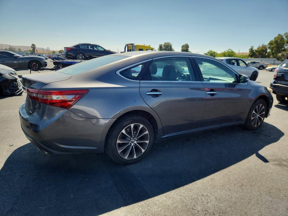 2018 TOYOTA AVALON XLE — Фото 3 из 12