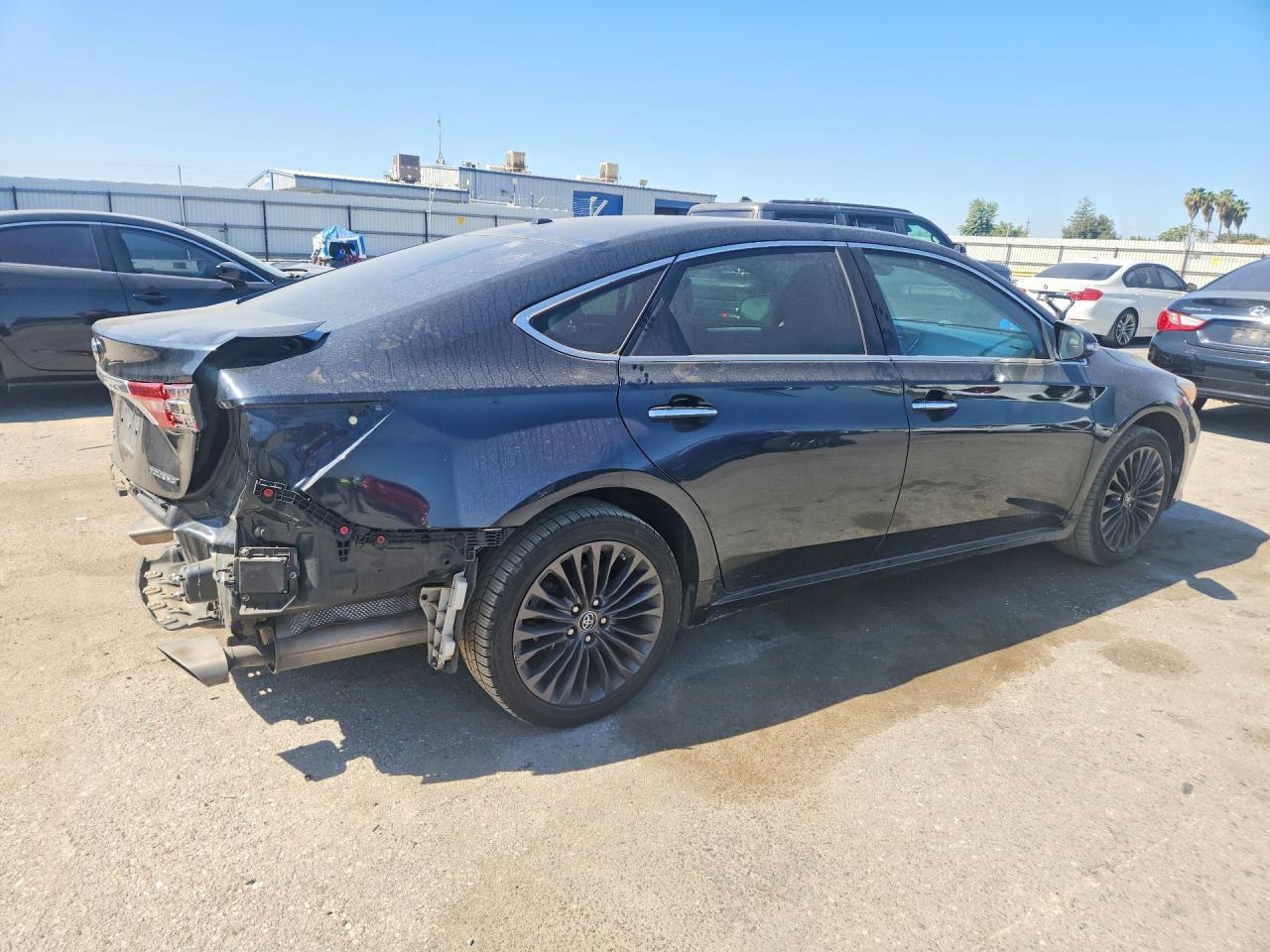 4T1BK1EB9JU274290 2018 TOYOTA AVALON photo no. 3
