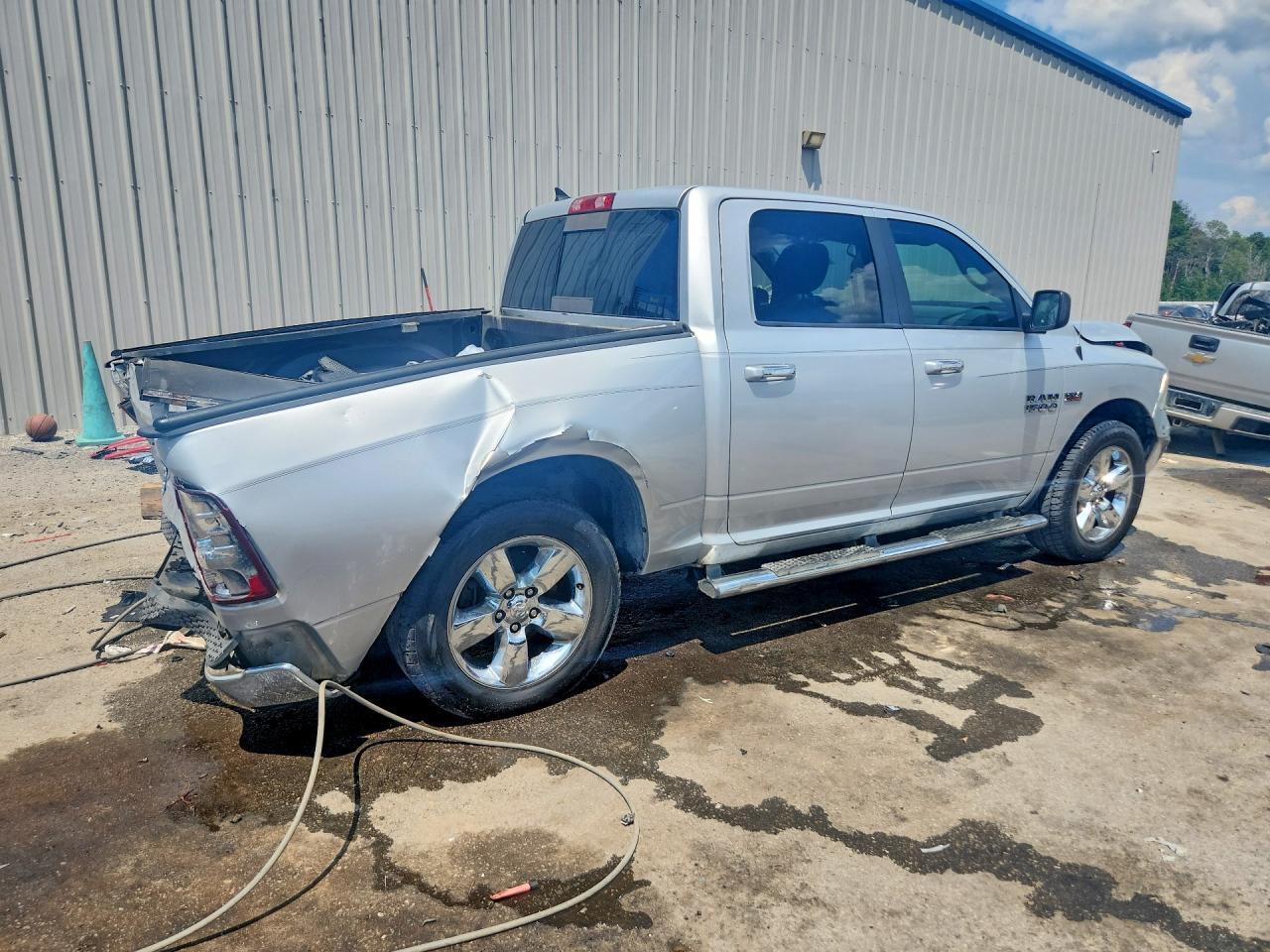 2015 RAM 1500 SLT — Фото 6 из 16