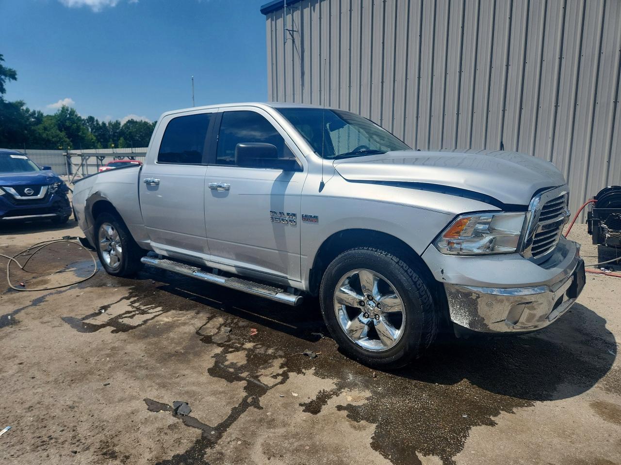 2015 RAM 1500 SLT — Фото 8 из 16