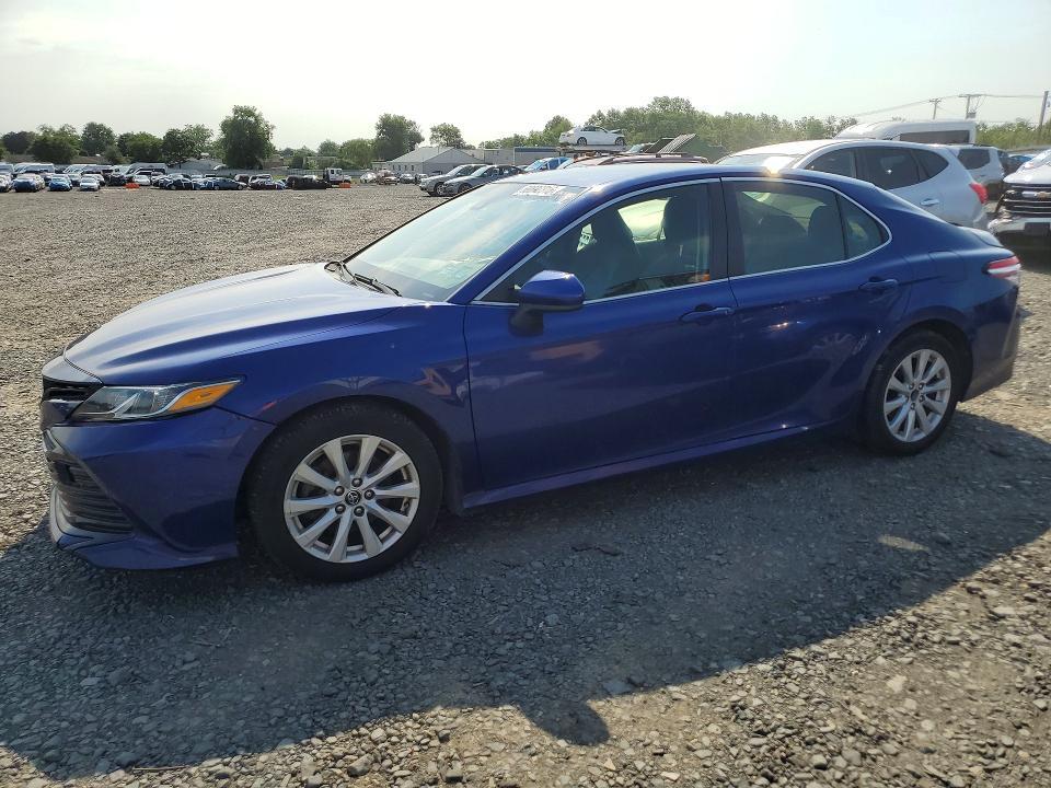 2018 TOYOTA CAMRY LE