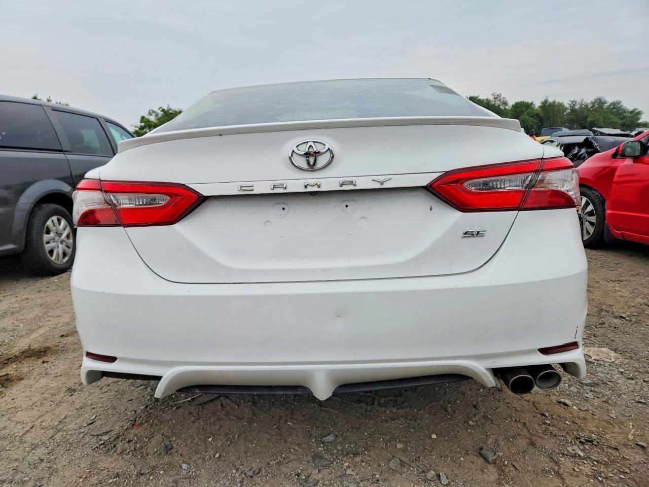 2018 TOYOTA CAMRY SE — Фото 6 из 12
