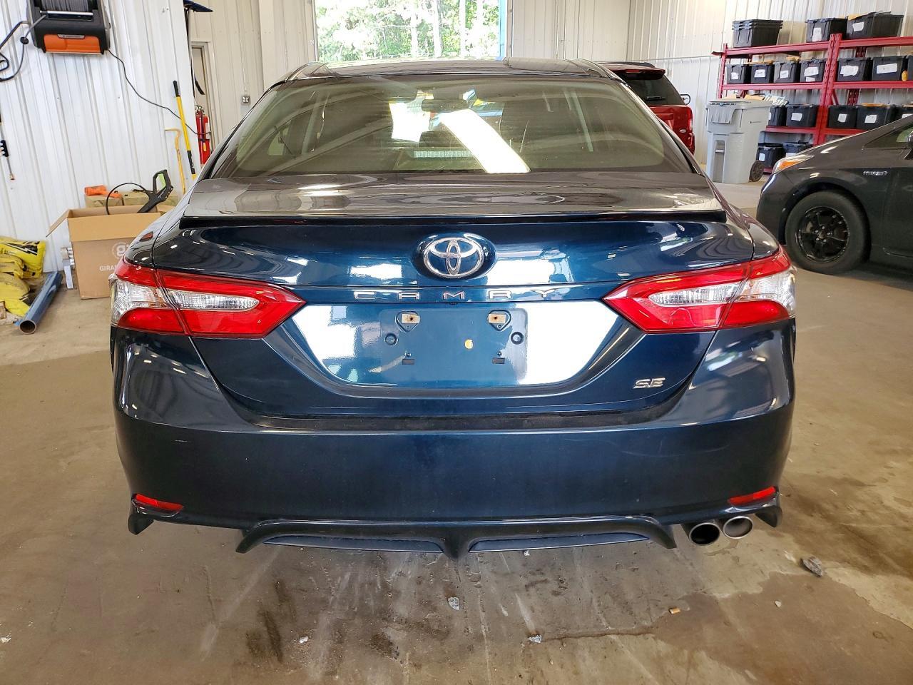 2018 TOYOTA CAMRY SE — Фото 6 из 12