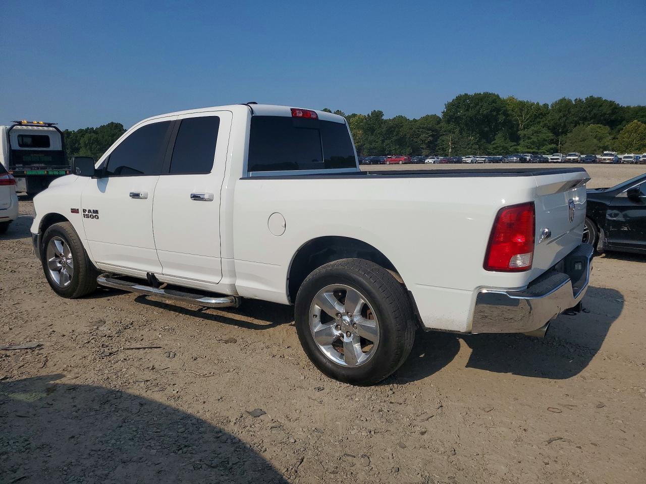 2015 RAM 1500 SLT — Фото 2 из 12