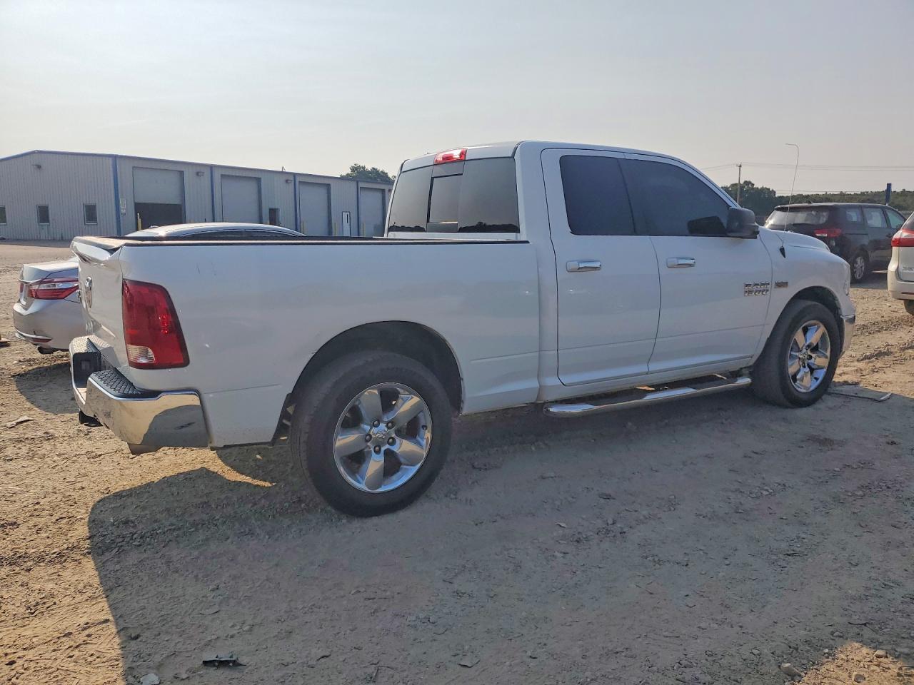 2015 RAM 1500 SLT — Фото 3 из 12