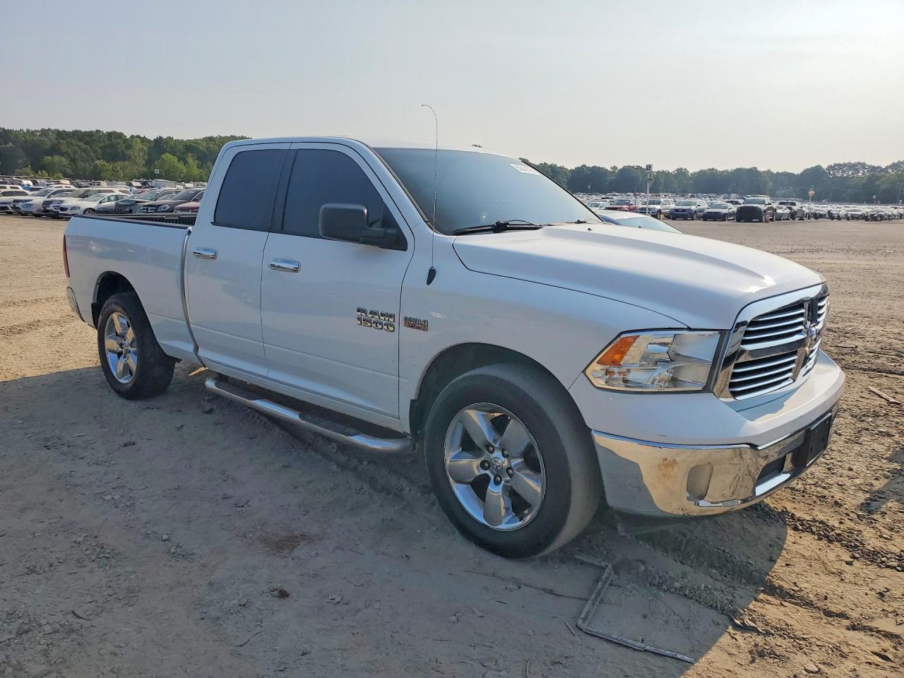 2015 RAM 1500 SLT — Фото 4 из 12