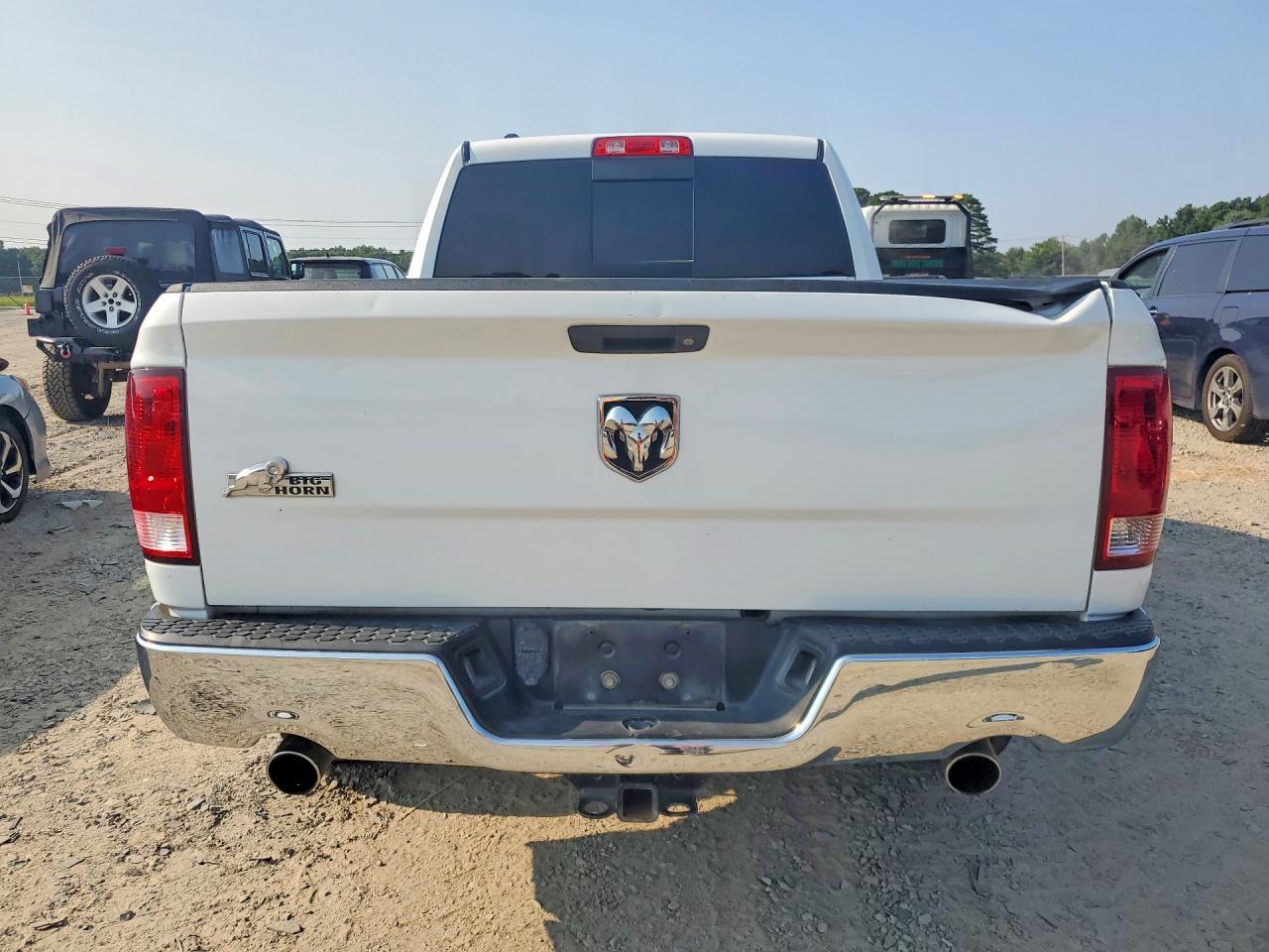 2015 RAM 1500 SLT — Фото 6 из 12