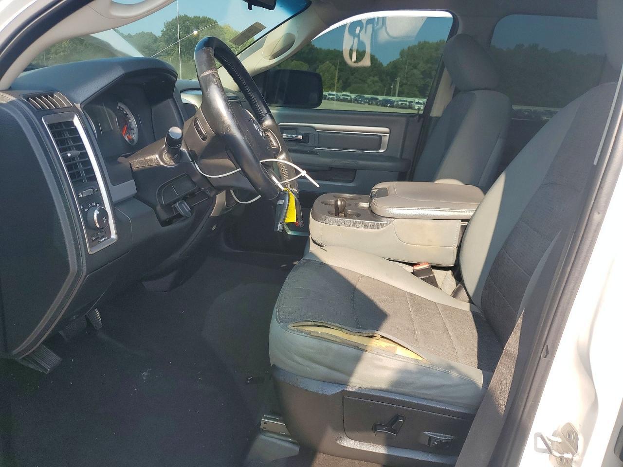 2015 RAM 1500 SLT — Фото 7 из 12