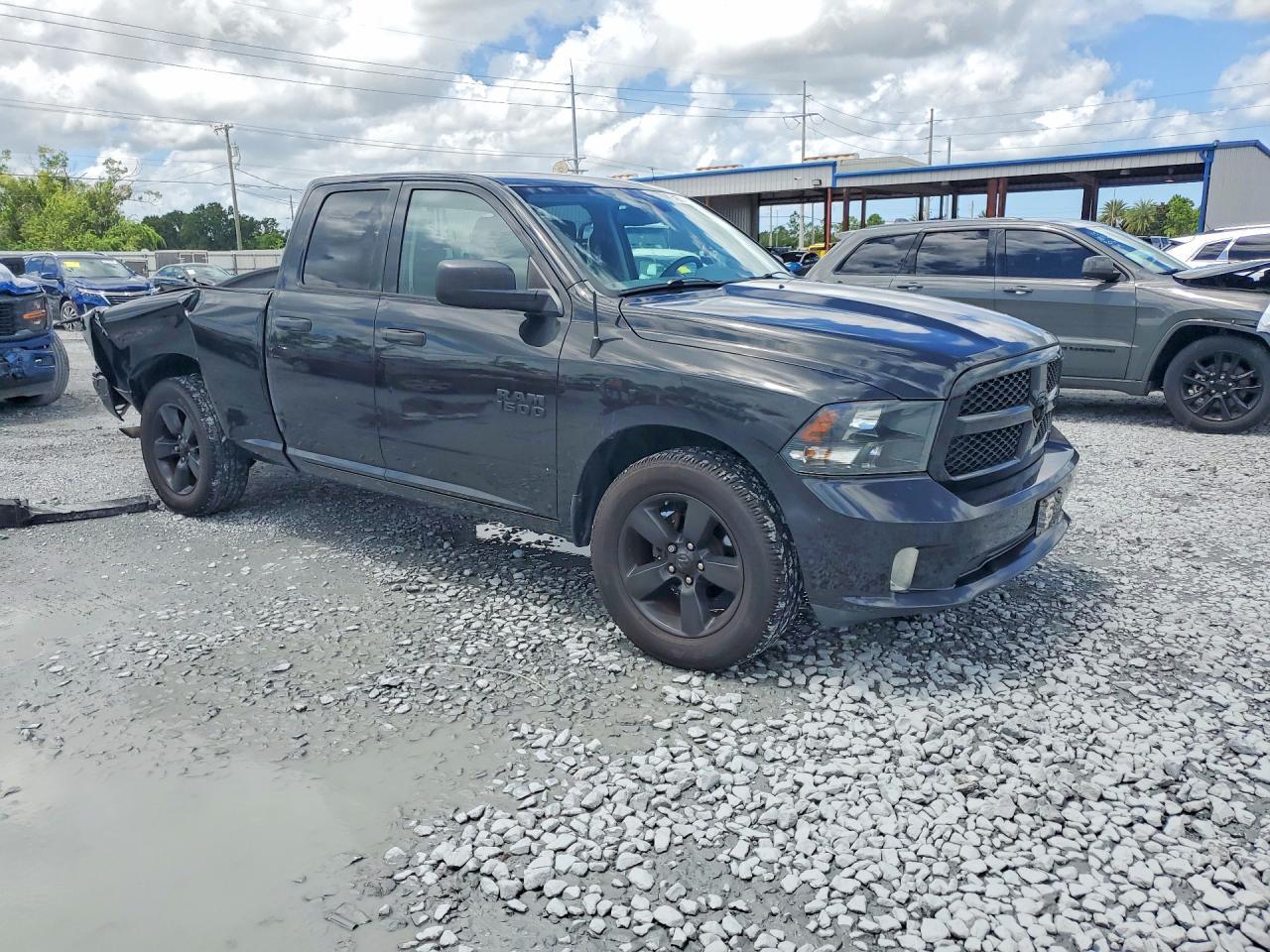 2015 RAM 1500 ST — Фото 4 из 12