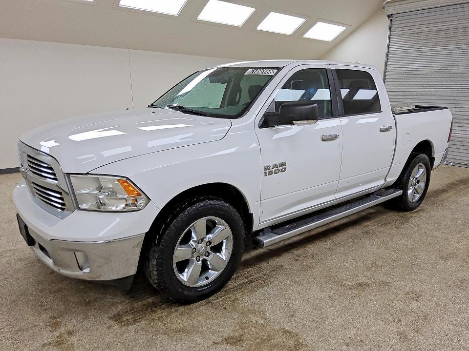 2015 RAM 1500 1C6RR7LG5FS688712